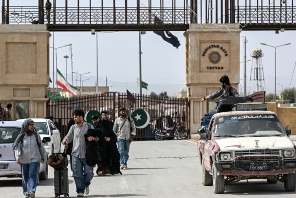 ایران سے 5,600 سے زائد پاکستانیوں کی حفاظت کے لیے واپسی مکمل